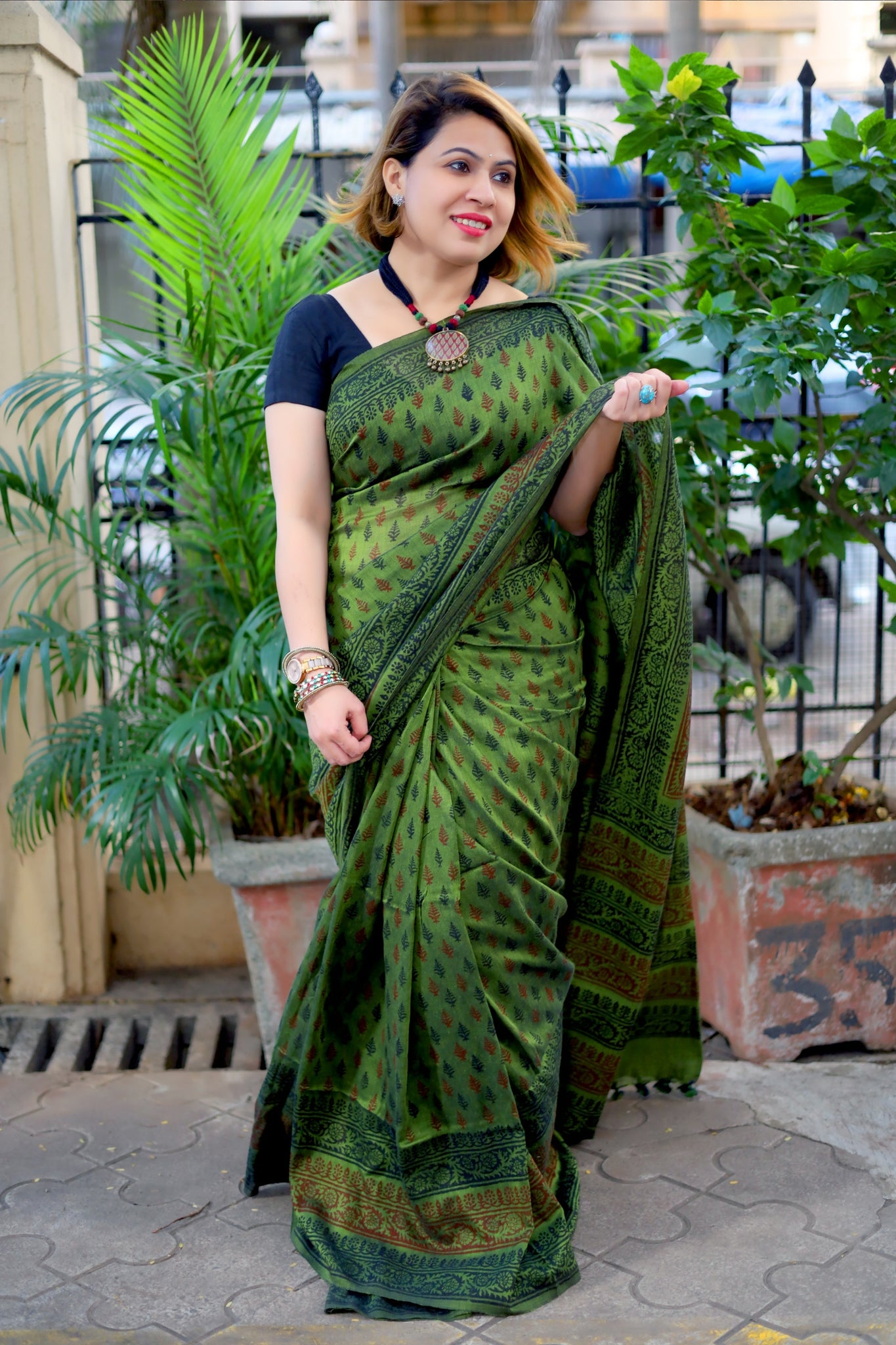 Graceful Green Cotton Bengal Handloom Saree